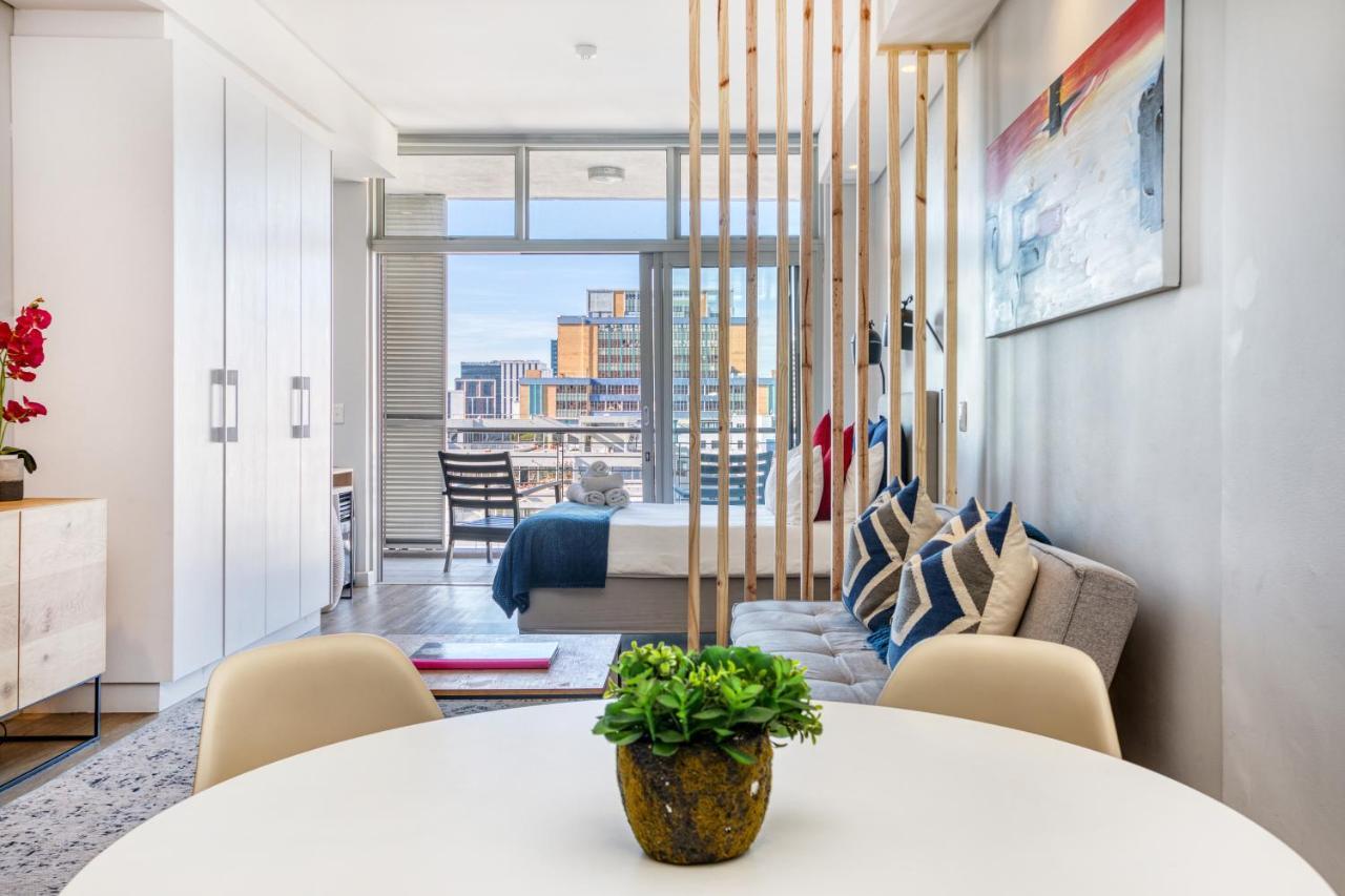 Backup-Powered Urban Sanctuary Near Table Mountain Appartement Kaapstad Buitenkant foto