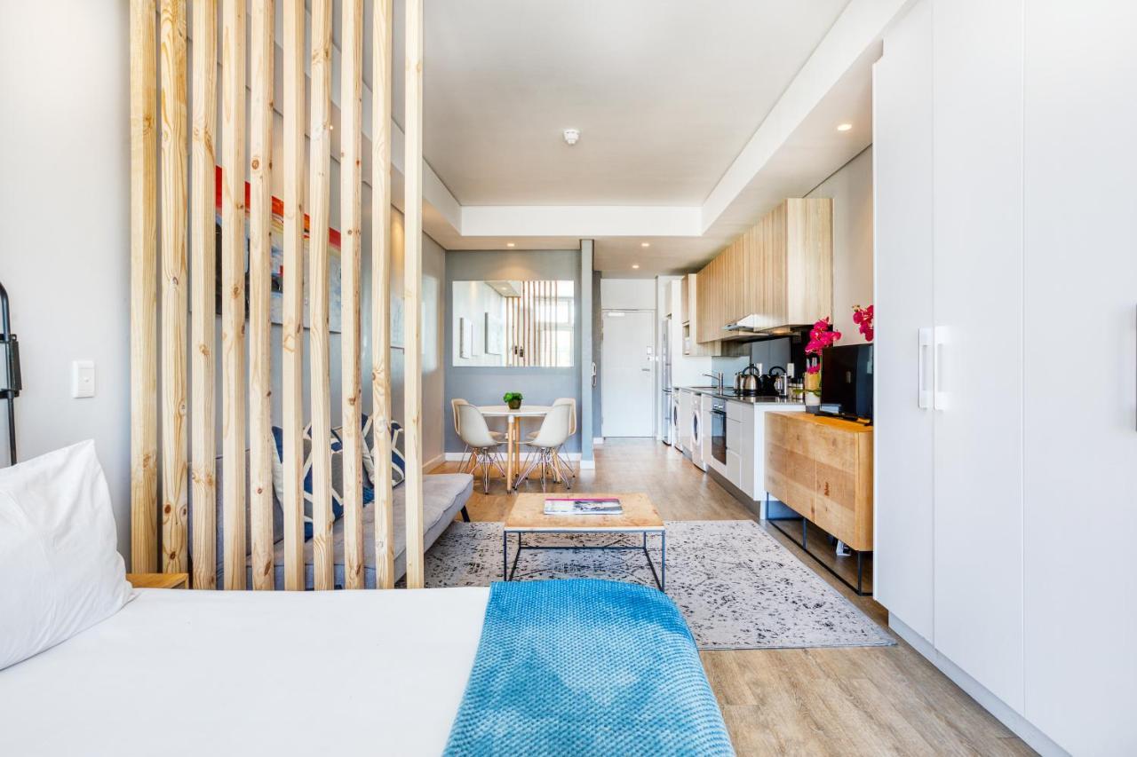 Backup-Powered Urban Sanctuary Near Table Mountain Appartement Kaapstad Buitenkant foto